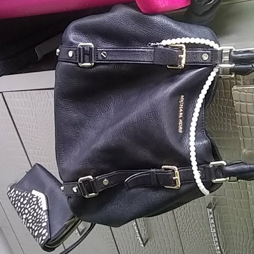 A Michael Kors bag and hand bag + jewelry